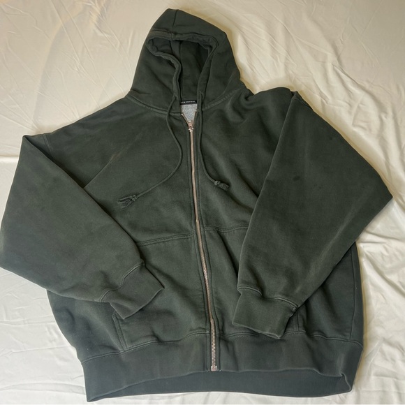 Brandy Melville Sweaters - Brandy Melville Green Crew Neck Sweater